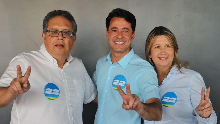 Celso, Anderson Ferreira e a então candidata a vice, Izabel Urquiza, em 2022