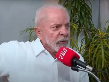 'Todo mundo teve tempo de repensar sua vida': Lula narra pane em avião