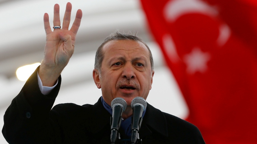 O presidente turco, Recep Tayyip Erdogan,  também anunciou a nomeação do ex-vice-primeiro-ministro Bekir Bozdag como novo ministro da Justiça - Murad Sezer/Reuters
