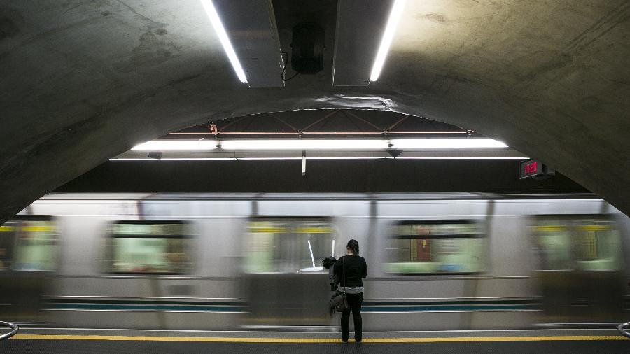 O sistema vai começar a operar em três estações da linha 3-Vermelha do metrô de São Paulo - Fabio Braga/Folhapress