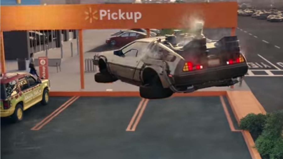 DeLorean, do filme "De Volta Para o Futuro", em comercial do Walmart - Reprodução