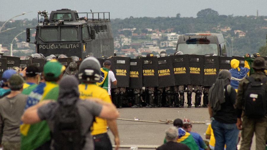 Atos golpistas destruíram prédios dos Três Poderes em Brasília, no dia 8 de janeiro - REUTERS/Antonio Cascio
