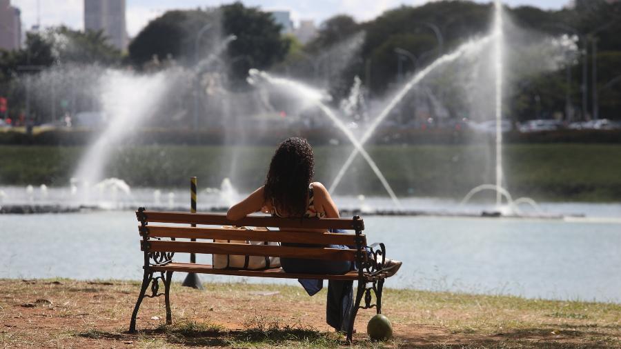 Parque Ibirapuera, na zona sul da cidade de São Paulo, que deve ter máxima de 31ºC neste sábado