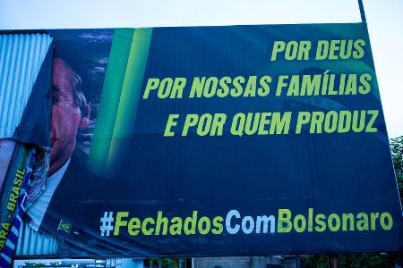 Outdoor em Novo Progresso. A cidade deu a maior votação a Bolsonaro na Amazônia nas eleições de 2022