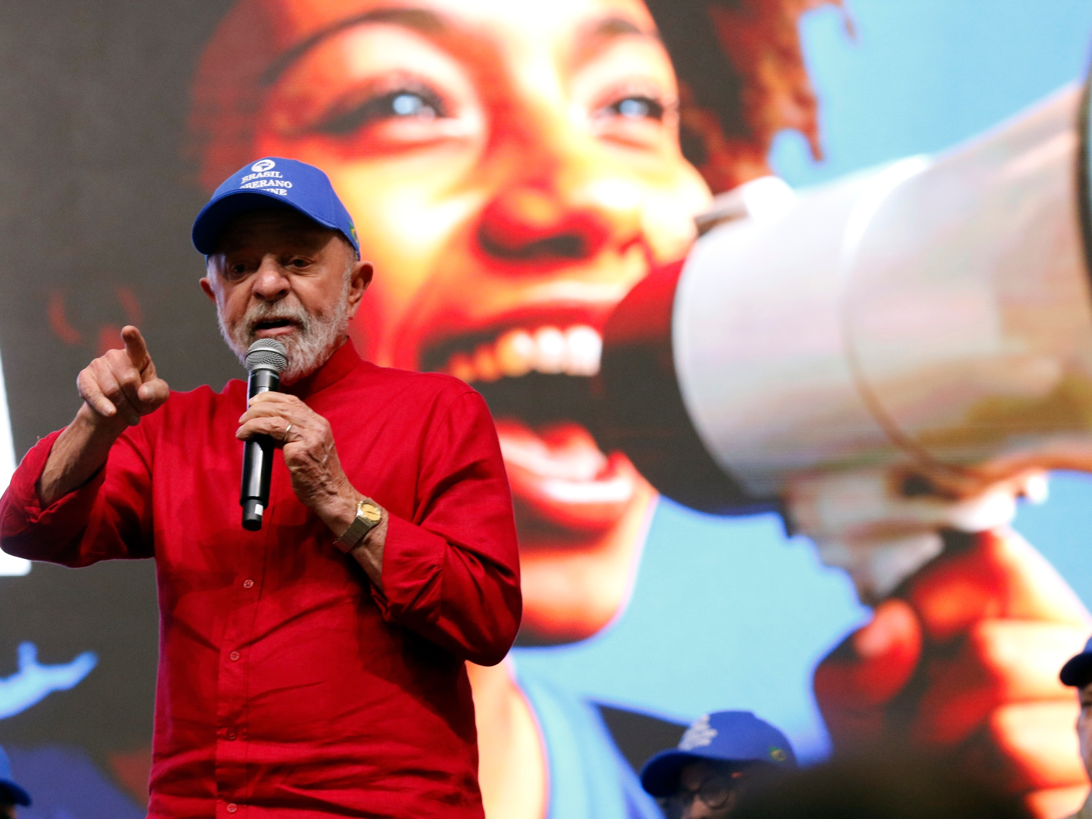 https://conteudo.imguol.com.br/c/noticias/d9/2025/07/17/presidente-lula-participa-congresso-da-uniao-nacional-dos-estudantes-na-ufg-em-goiania-1752793675437_v2_4x3.jpg