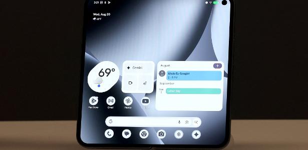 Google avança com IA em celulares enquanto Apple prepara novo iPhone