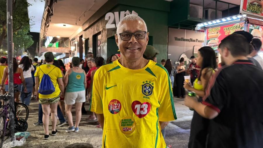 O servidor público aposentado Rutônio Santana: "O verde e amarelo é a cor do Brasil"