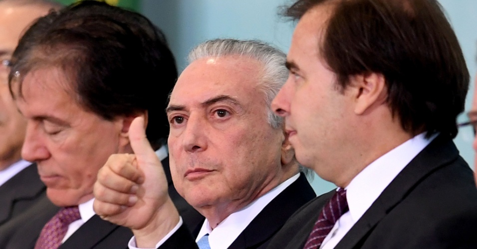 Resultado de imagem para Protestos não barram tentativa de enterrar denúncia na Câmara, dizem aliados de Temer