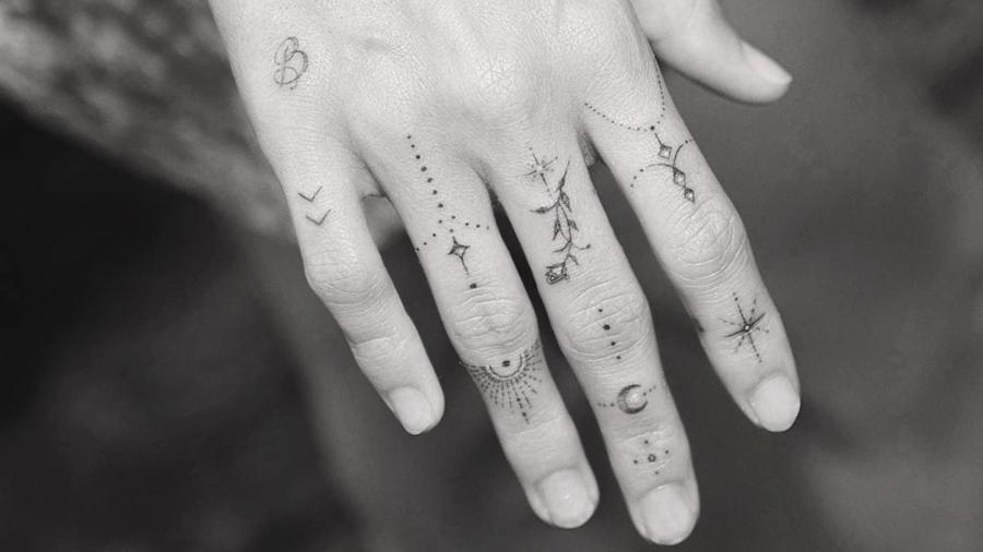 Hailey Bieber teria feito tatuagem em homenagem ao cantor Justin Bieber - Reprodução