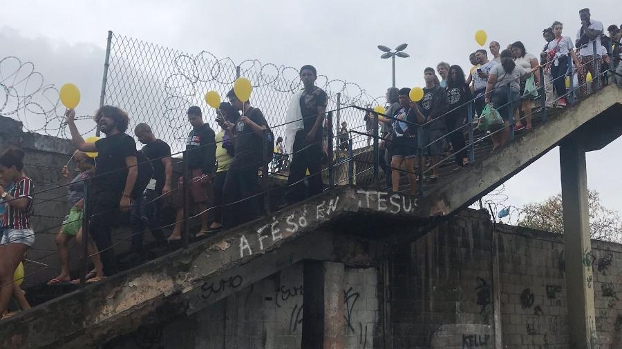 Moradores do Complexo do Alemão fizeram protesto após a morte de Ághata Félix - Voz das Comunidades