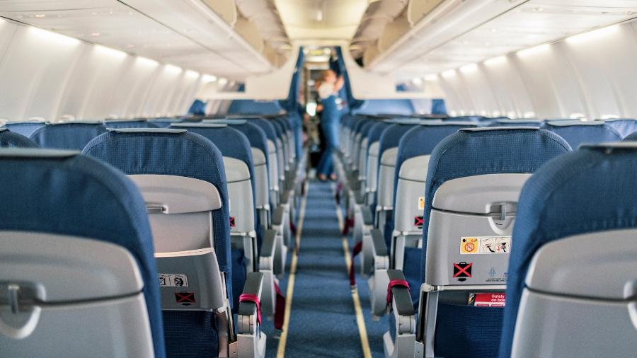 Alguns passageiros acreditam que os assentos devem ser mantidos na posição vertical