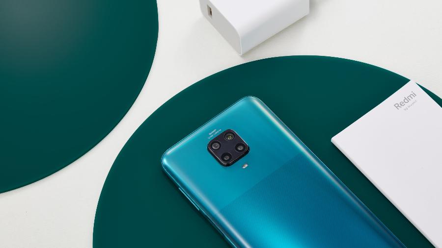 "Carregador rápido de 33w incluso. Na caixa", provocou a Xiaomi Brasil - Reprodução