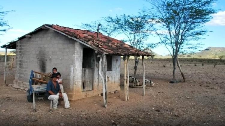 José Carlos, em Glória (BA), em 2012: seca devastou paisagem, criação e produção - Beto Macário/UOL - Beto Macário/UOL