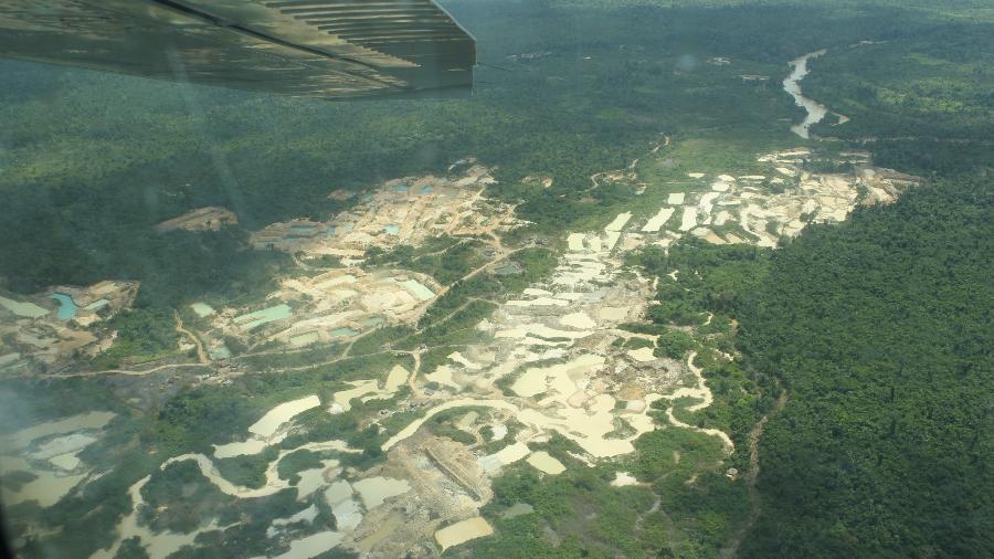 Terra Indígena Kayapó, no Pará, abriga frentes de garimpo com área equivalente à de dezenas de campos de futebol - Ibama