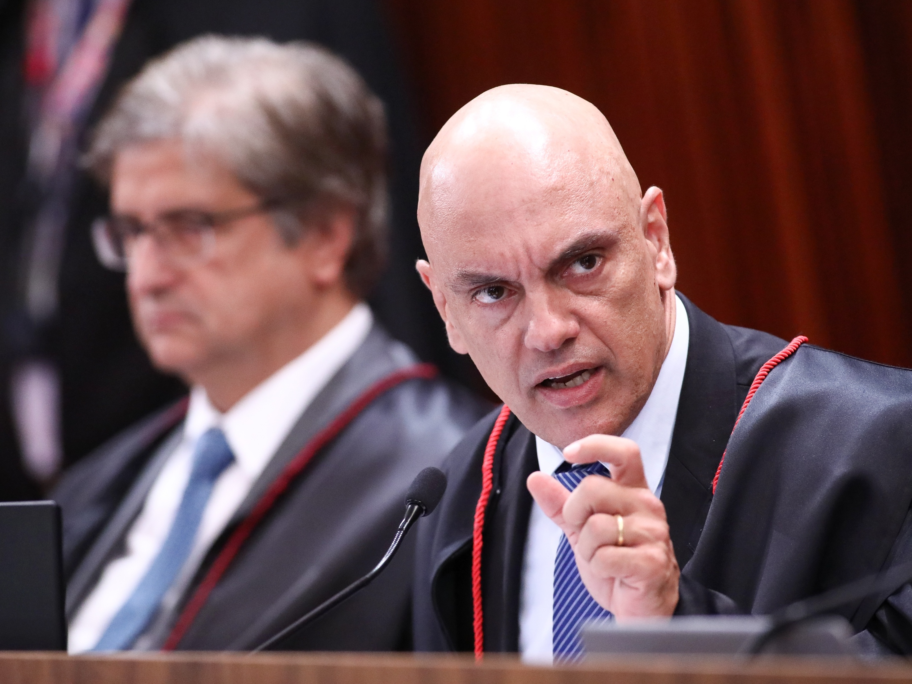 Moraes d&aacute; 24 h para campanha de Bolsonaro mostrar prova de fraude em r&aacute;dios  - 24/10/2022 - UOL Not&iacute;cias