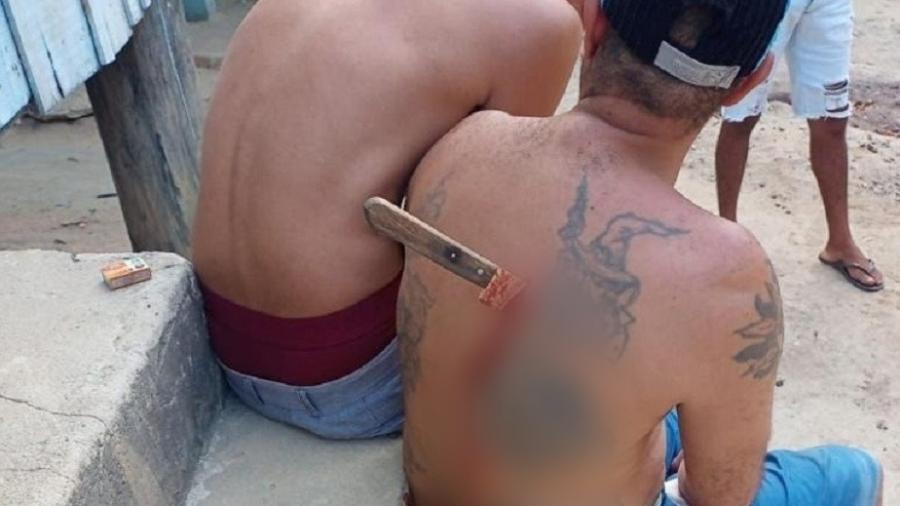 Homem ficou com faca presa nas costas em Vila Valério (ES)