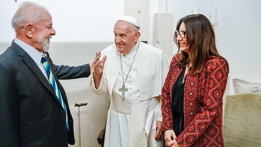 Presidente Lula e a primeira-dama, Janja da Silva, se encontram com o papa Francisco durante evento do G7 na Itália Presidente Lula e a primeira-dama, Janja da Silva, se encontram com o papa Francisco durante evento do G7 na Itália