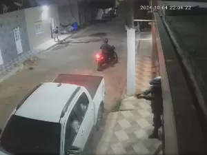 Prefeito é alvo de tiros dentro de carro blindado e sai ileso em PE; veja