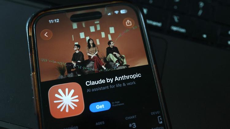 App de IA Claude, da Anthropic, em tela de smartphone