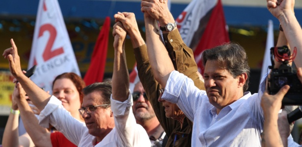 Haddad (à direita) com Luiz Marinho, candidato do PT ao governo paulista