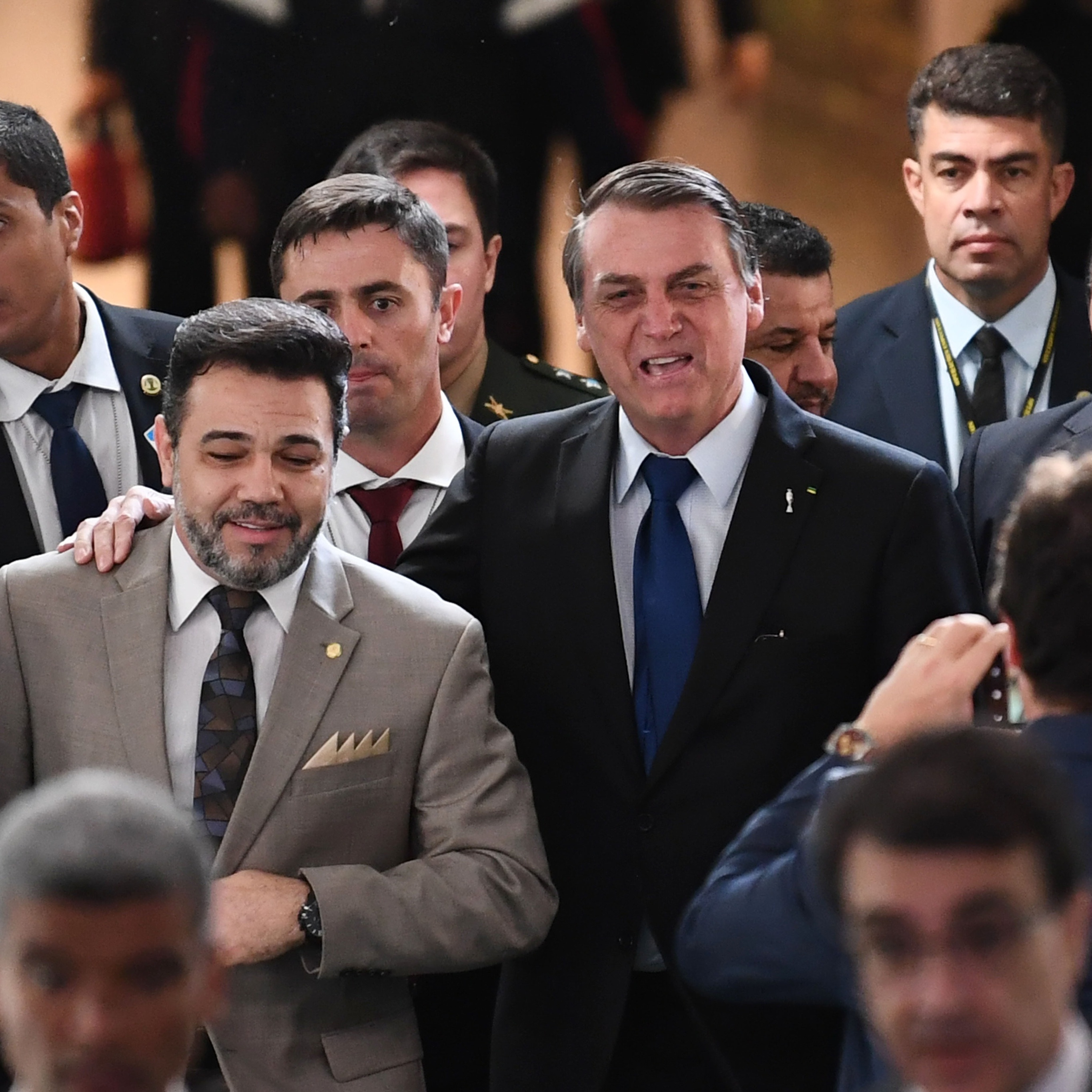 Evangélicos deixam de lado defesa a Bolsonaro, mas mantêm