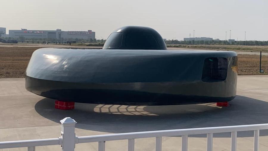 O helicóptero em forma de disco voador teria capacidade para duas pessoas na cabine - Reprodução/Twitter