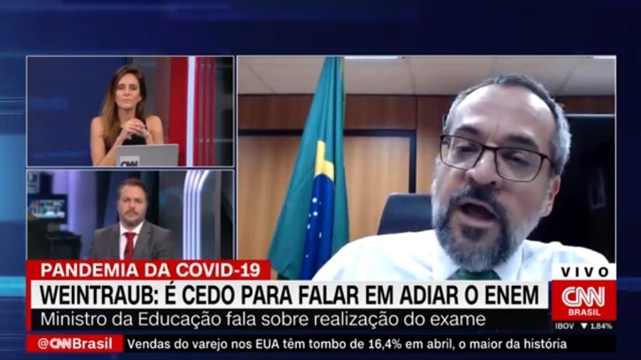 Abraham Weintraub demonstrou contrariedade ao ser perguntado sobre saída de ministro da Saúde - CNN Brasil/Reprodução