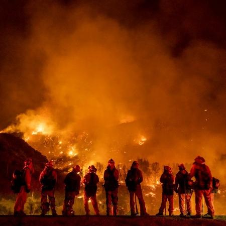 "Incêndio El Dorado": Bombeiros tentam conter fogo na Floresta Nacional de San Bernardino, na Califórnia (EUA) - Kyle Grillot/The Washington Post via Getty Images