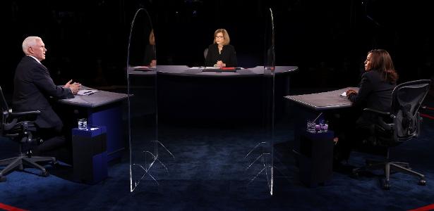 Dois painéis de acrílico foram colocados entre os candidatos a vice-presidente, Mike Pence e Kamala Harris, durante o debate. A medida ocorre para proteger os candidatos em meio à pandemia do coronavírus