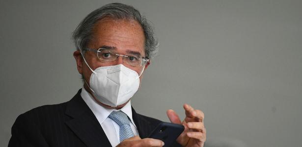 Guedes admite aumento da pobreza, mas questiona: 'É culpa do governo?'