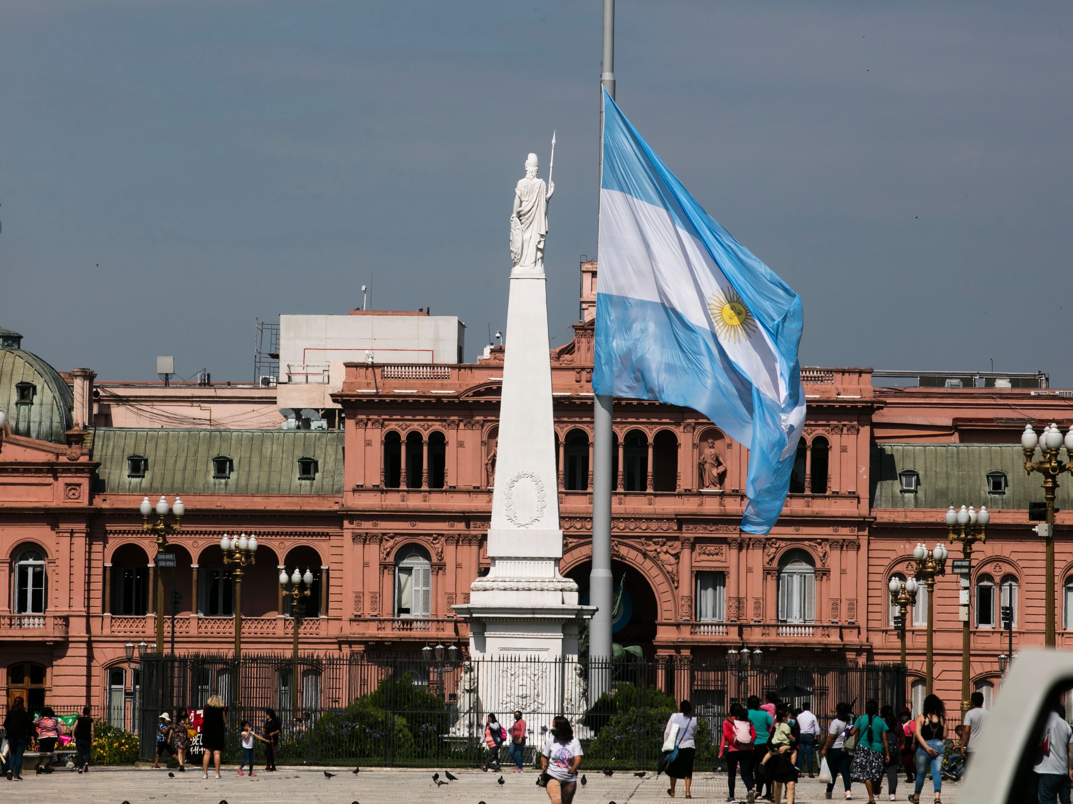 Brasileiro rico na Argentina? Compare preços entre os países