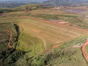 Vale identifica trincas superficiais em barragem em Ouro Preto