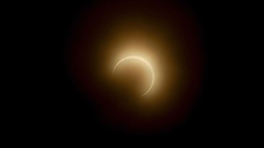 Eclipse solar anular visto de Manaus, em 14 de outubro de 2023; fenômeno desta terça (2) será melhor visível, ainda que parcialmente, por cidades do sul do Brasil