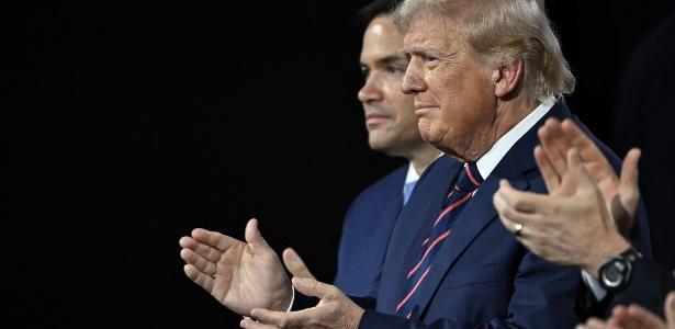 Donald Trump e o senador Marco Rubio em convenção do Partido Republicano, em julho