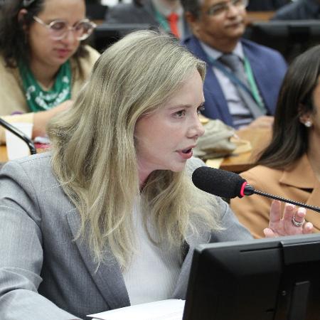 Deputada Dani Cunha (Psol-RJ) durante a sessão da CCJ que debateu a PEC que proíbe o aborto legal Deputada Dani Cunha (Psol-RJ) durante a sessão da CCJ que debateu a PEC que proíbe o aborto legal