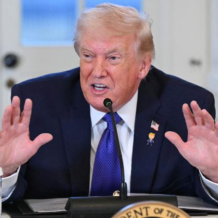 Presidente dos EUA, Donald Trump, conversa com representantes de petroleiras do país sobre exploração de petróleo na Venezuela