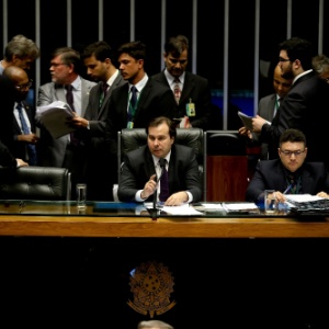 30.nov.2016 - Presidente Rodrigo Maia durante votação do pacote com medidas anticorrupção - Alan Marques/Folhapress