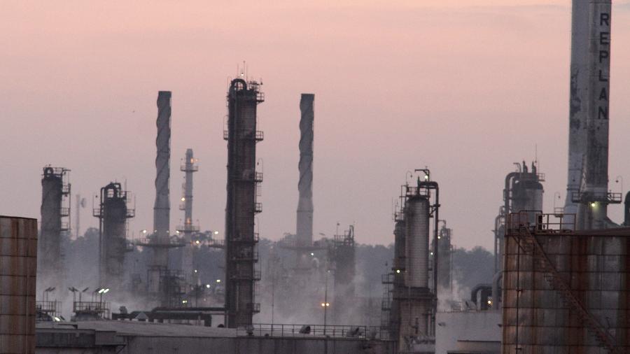 Uma explosão atingiu uma das caldeiras da Replan, maior refinaria de petróleo da Petrobras - Denny Cesare/Código19/Estadão Conteúdo