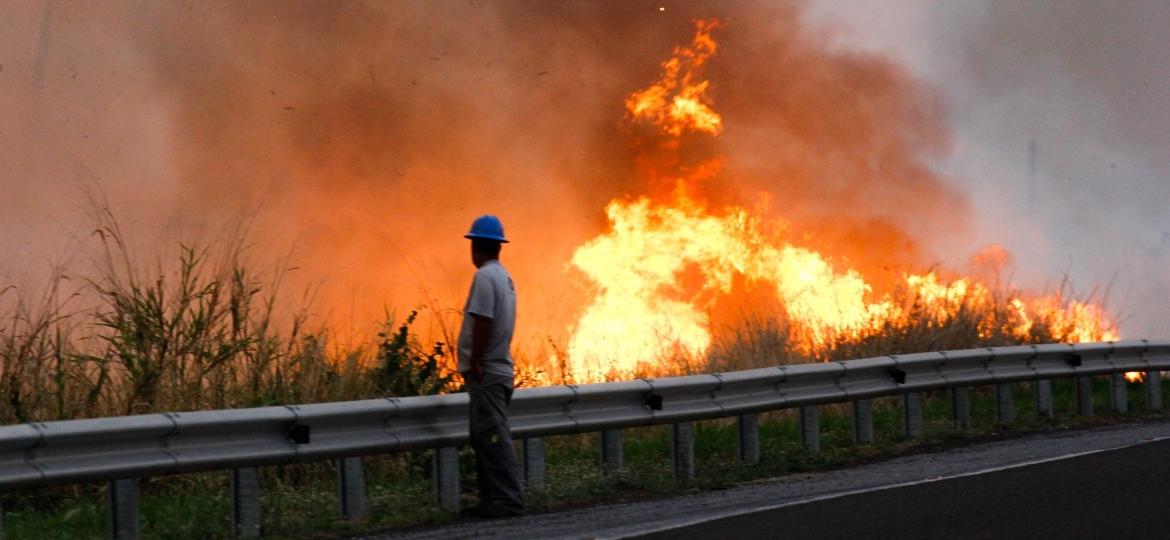 Foco de incêndio na região do Pantanal (MS), às margens da rodovia BR-262 - Chico Ribeiro/Governo de MS