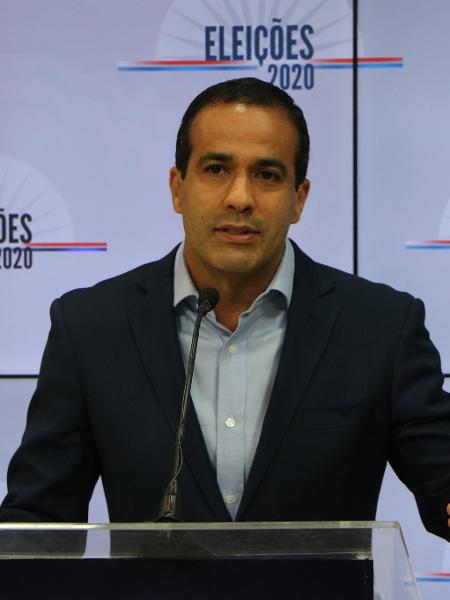 Lider com 43% das intenções de voto, Bruno Reis (DEM) dirigiu suas perguntas no debate a candidato com 0% na pesquisas - Divulgação/Debate TVE
