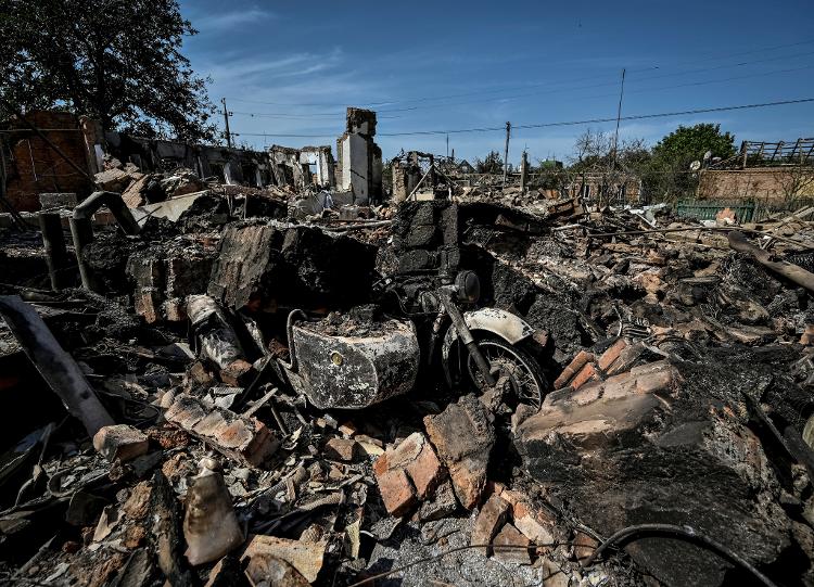 27.August 22 - While the Russian attack on Ukraine continues in the town of Orikhiv, Zaporizhzhia region of Ukraine, the houses destroyed in the Russian military attack are seen - STRINGER/REUTERS - STRINGER/REUTERS