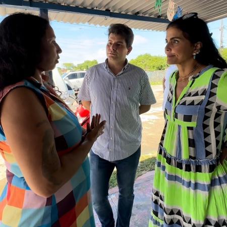 Fernando e a mãe Thereza em visita ao Vergel do Lago, bairro de Maceió