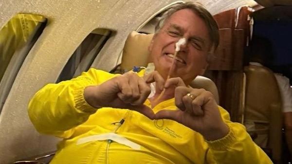 Bolsonaro foi transferido de Natal para hospital em Brasília em UTI móvel