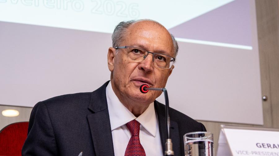 Alckmin diz que deixa ministério em abril, mas segue como vice de Lula