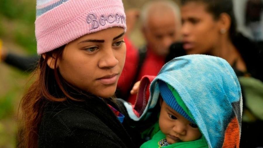 Estima-se que 20 mil recém-nascidos não tenham nacionalidade porque são filhos de venezuelanos nascidos na Colômbia - Getty Images/BBC