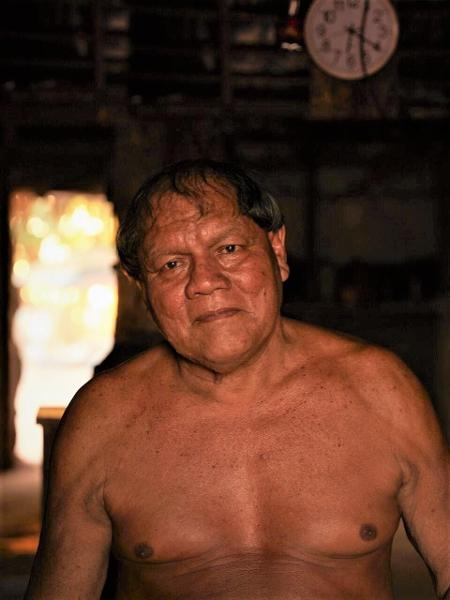 O cacique yawalapiti Aritana, liderança do Parque Indígena do Xingu, MT  - Feco Hamburger/Álbum de família