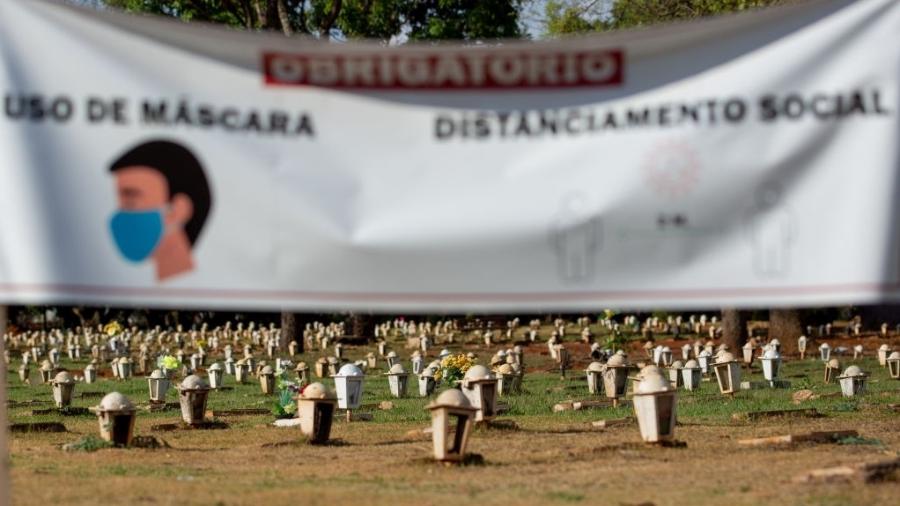 Brasil se aproxima da marca de 165 mil mortes provocadas pela covid-19 - Myke Sena/picture alliance via Getty Images