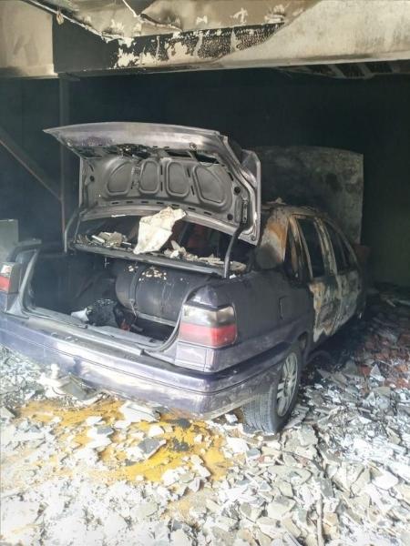 Segundo Bombeiros, incêndio foi causado por vazamento de gás em automóvel - Corpo de Bombeiros/Divulgação