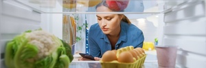 Pôr o celular na geladeira ajuda a melhorar a bateria? Saiba quando pode (Foto: Getty Images/iStockphoto)