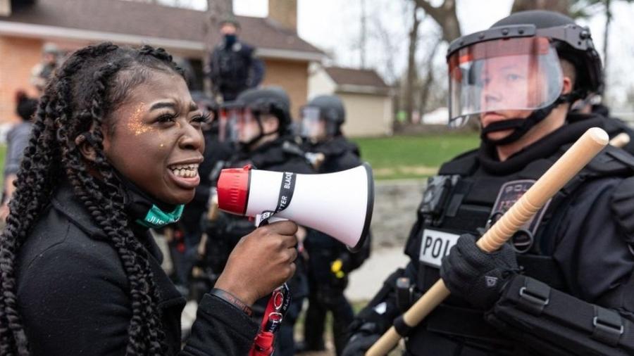 Houve protestos em Minneapolis durante o julgamento de Derek Chauvin - GETTY IMAGES